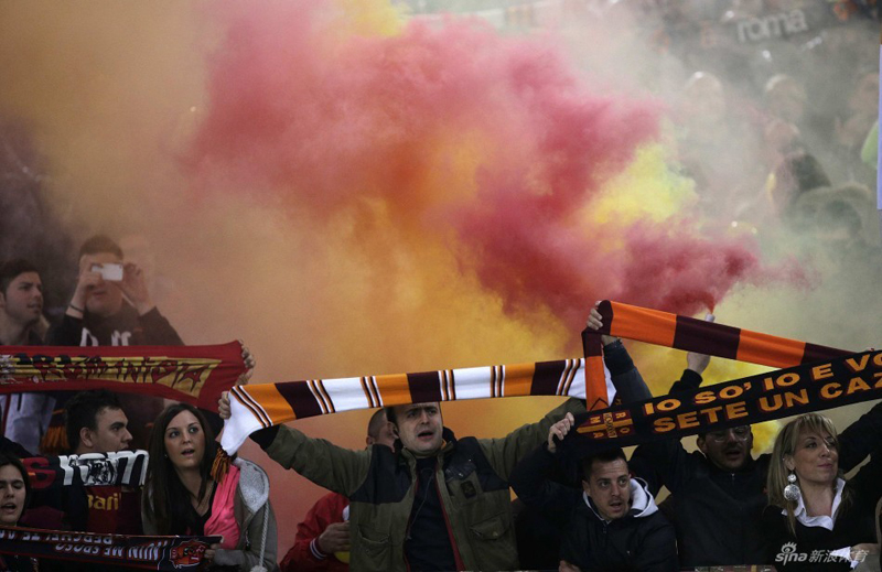 Tres heridos por cuchilladas en los altercados previos al Roma-Lazio 7