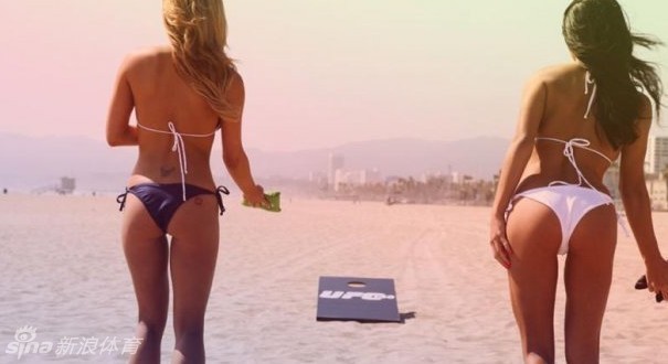 Sexy chicas morenas en bikini atractivo 