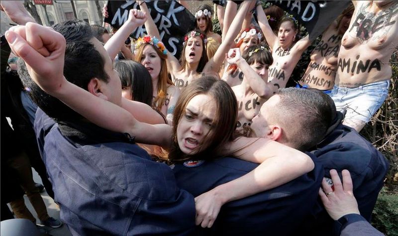 La ola de protestas desnudas de activistas de FEMEN en todo el mundo