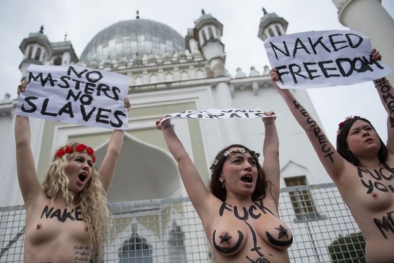 La ola de protestas desnudas de activistas de FEMEN en todo el mundo