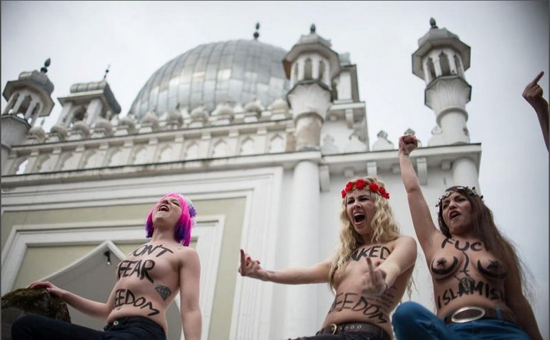 La ola de protestas desnudas de activistas de FEMEN en todo el mundo