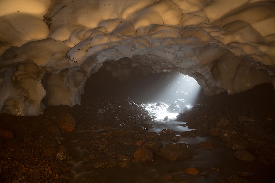 Fantásticas imágenes de una cueva en Mutnovsky de Rusia