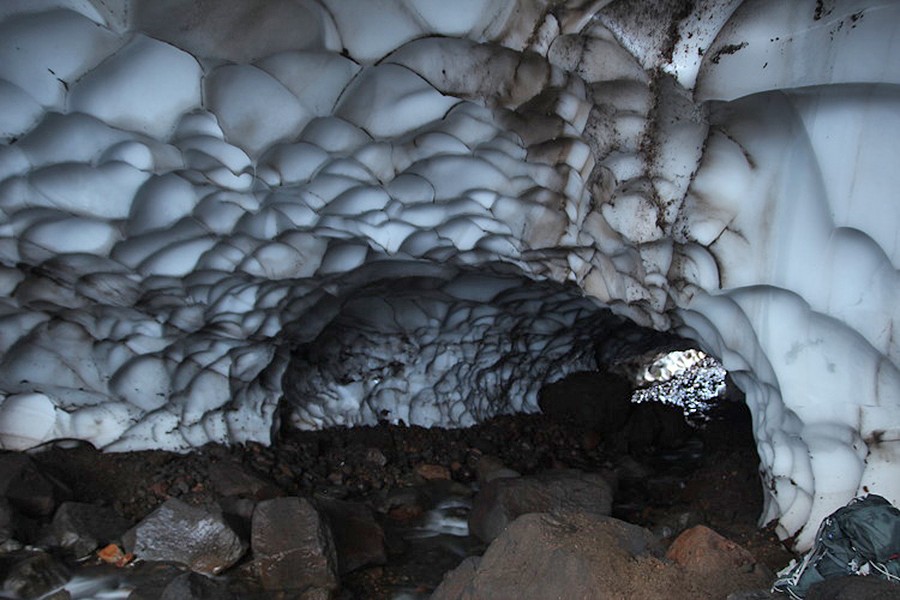 Fantásticas imágenes de una cueva en Mutnovsky de Rusia