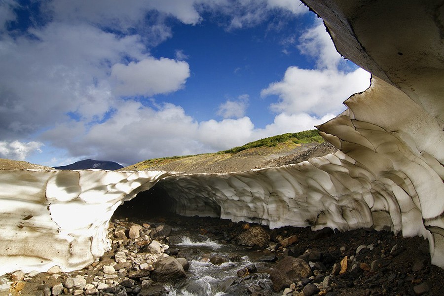 Fantásticas imágenes de una cueva en Mutnovsky de Rusia