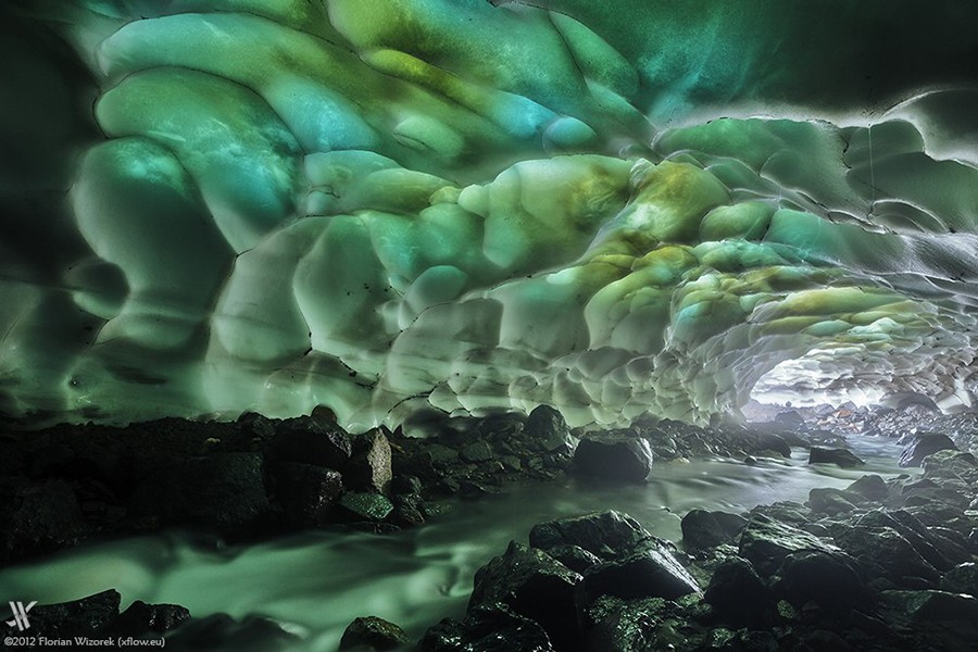 Fantásticas imágenes de una cueva en Mutnovsky de Rusia