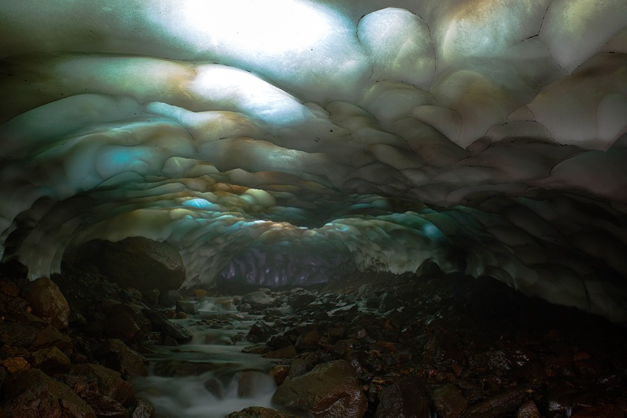 Fantásticas imágenes de una cueva en Mutnovsky de Rusia