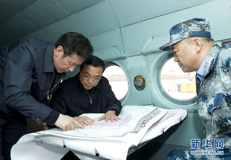 Premier chino llega a provincia de Sichuan sacudida por seísmo 4