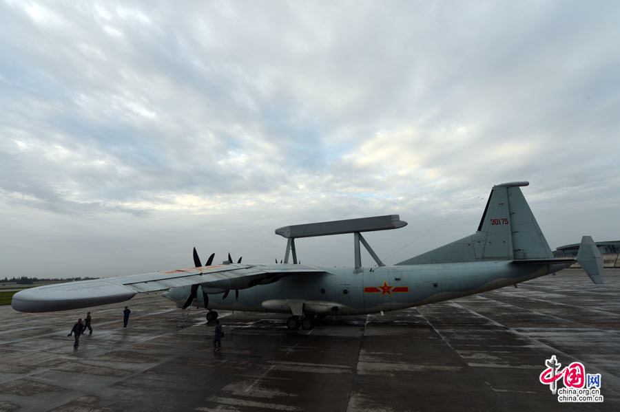 China envía avión de alerta temprana a zona de sismo 1