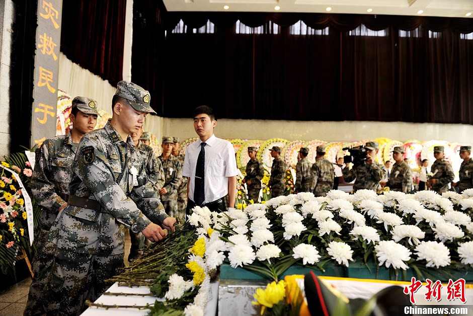 Adiós a los soldados sacrificados por el rescate del sismo 4