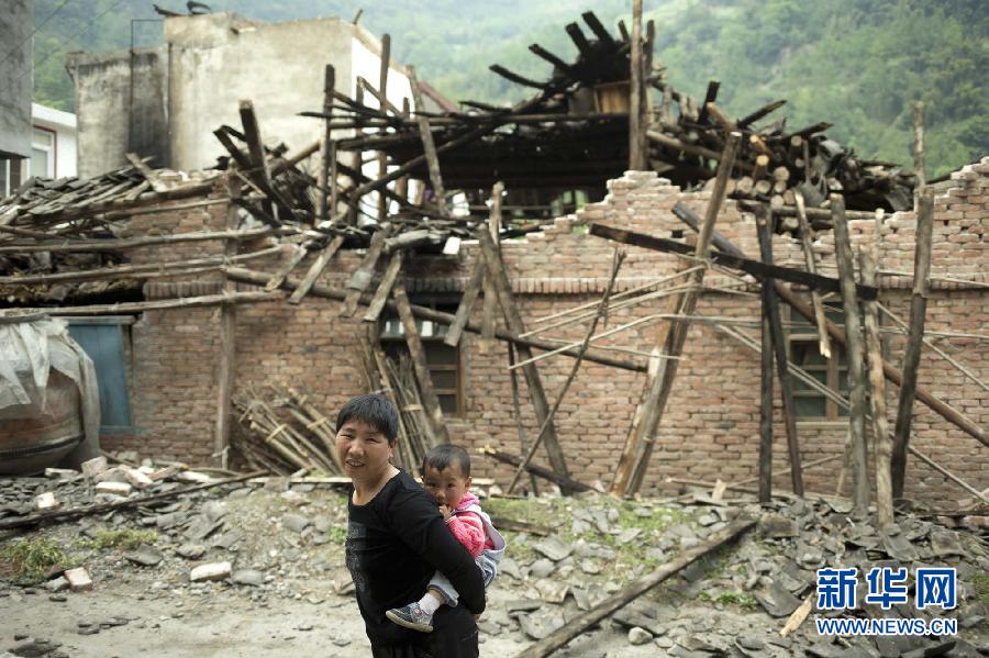 Siete días después del terremoto en Lushan 4