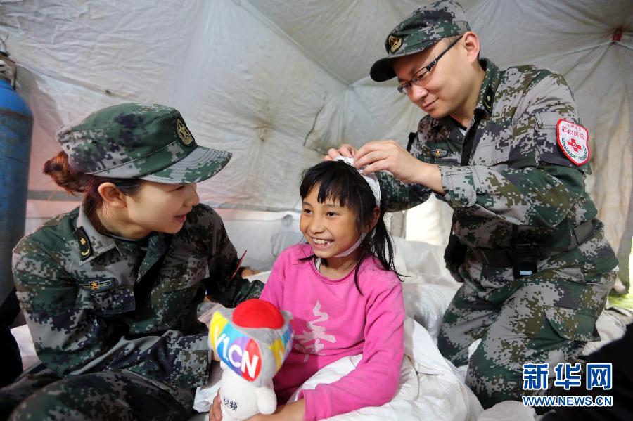 Siete días después del terremoto en Lushan 9