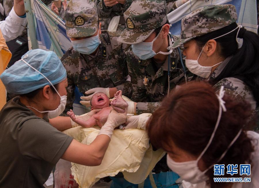 Siete días después del terremoto en Lushan 11