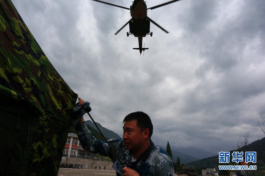 Siete días después del terremoto en Lushan 21