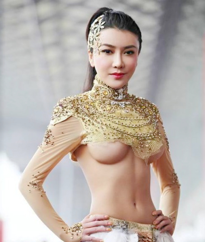 Ocho sexy modelos chinas que cuenta con pechos grandes 