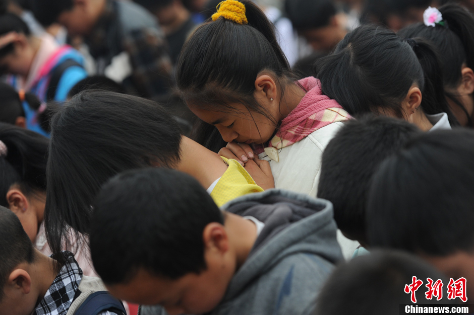 Condolencias populares a las víctimas del terremoto de Sichuan 1