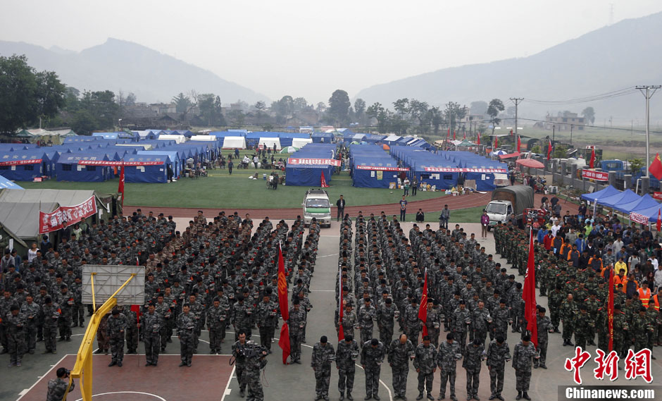 Condolencias populares a las víctimas del terremoto de Sichuan 18