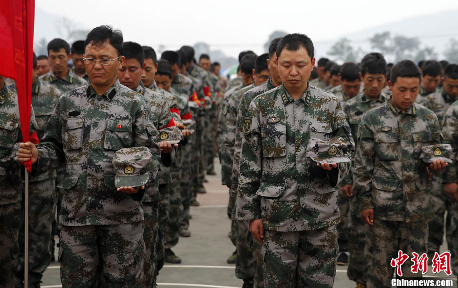 Condolencias populares a las víctimas del terremoto de Sichuan 19