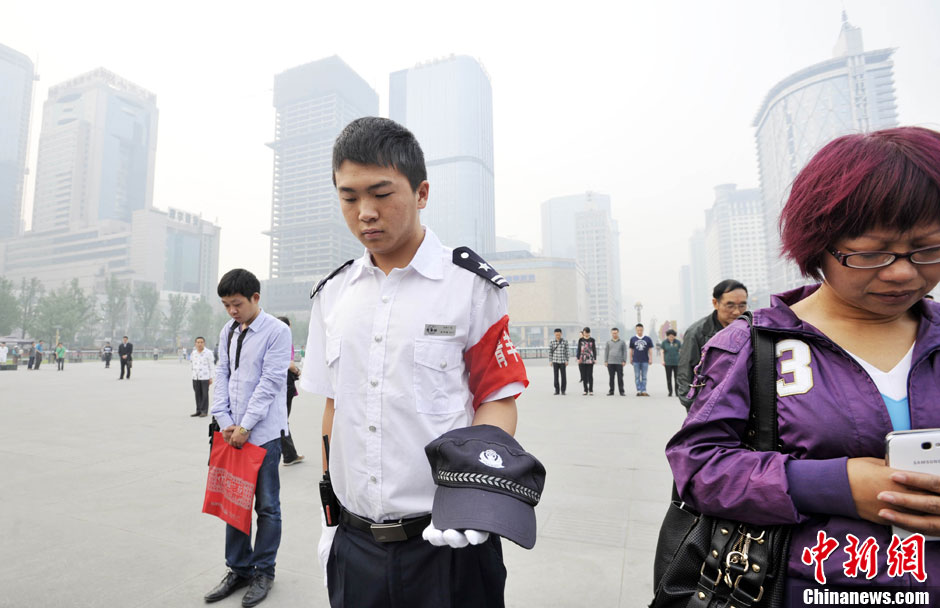 Condolencias populares a las víctimas del terremoto de Sichuan 26