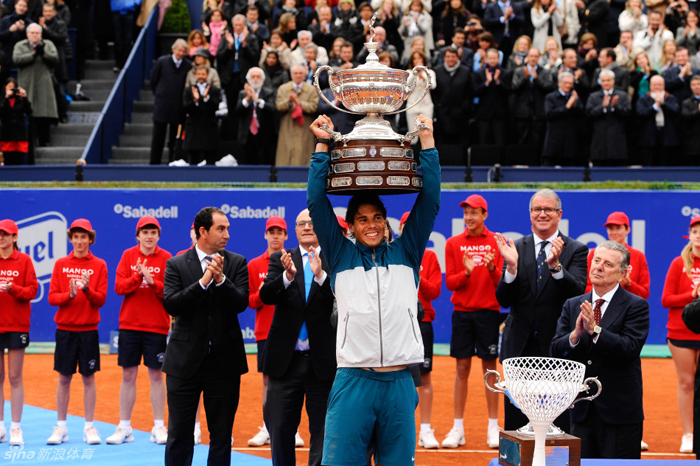 Nadal logra su octavo título en Barcelona 2