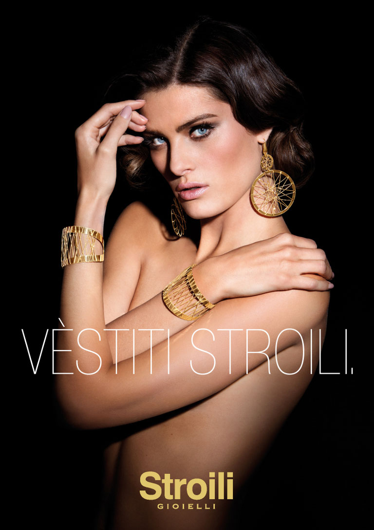 La modelo brasileña Isabeli Fontana posa desnuda para Stroili Oro 3