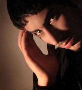 Jóven modelo árabe expulsado por ser guapo 6