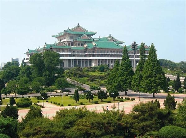 Las construcciones impresionantes y lujosas en Corea del Norte