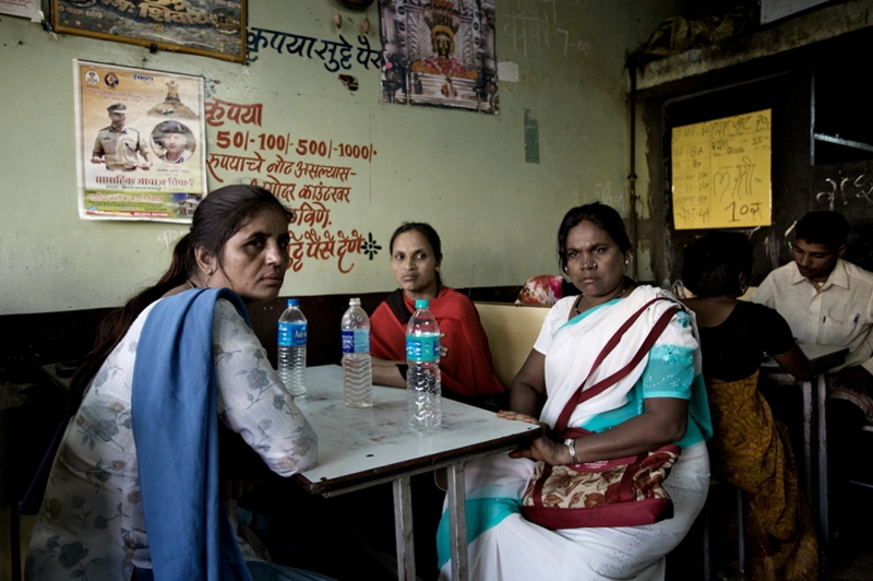 Vida real de las prostitutas de Bombay de la India capturada por Helen Rimell