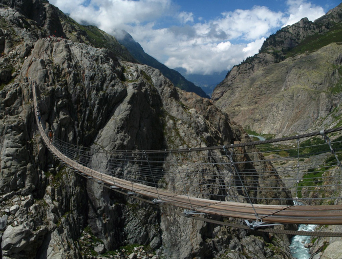 Top 10 puentes colgantes de vértigo del mundo 9