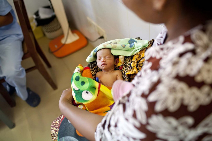 Documental: la muerte del bebé recién nacido en Camboya