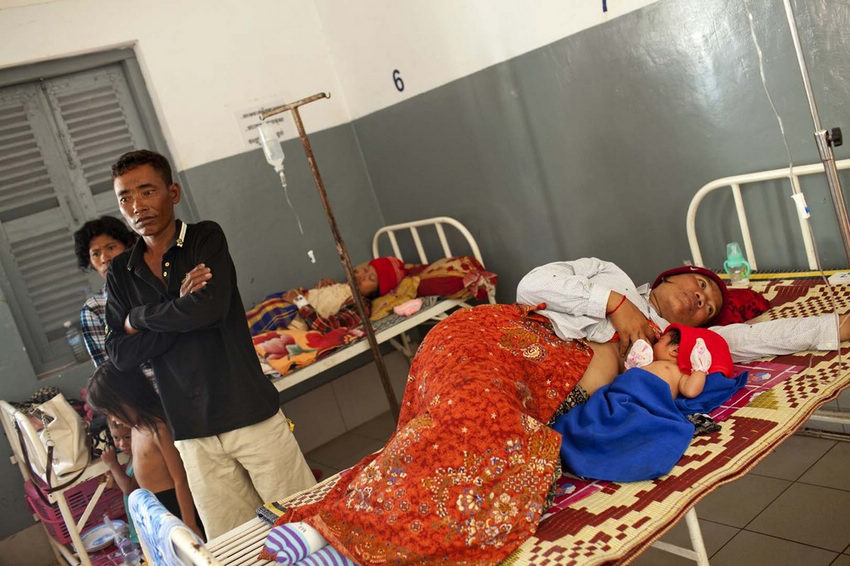 Documental: la muerte del bebé recién nacido en Camboya