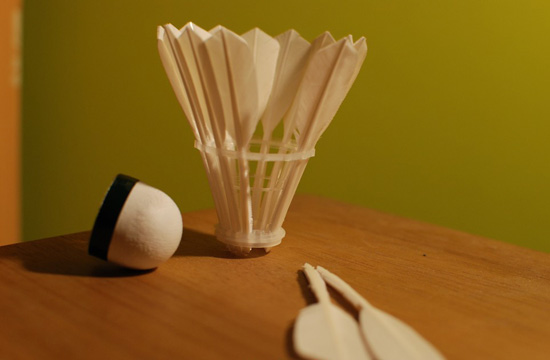 una pelota de badminton