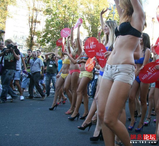 Las protestas desnudas del mundo