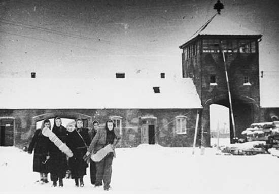 Fotos documentales: la vida trágica de las mujeres en los campos de concentración nazis