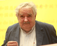 Presidente de Uruguay José Mujica dió un discurso en la Universidad de Lenguas Extranjeras de Pekín