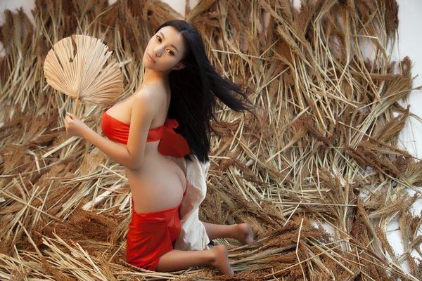 Fotos calientes de mujer china de pechos grandes y trasero sexy