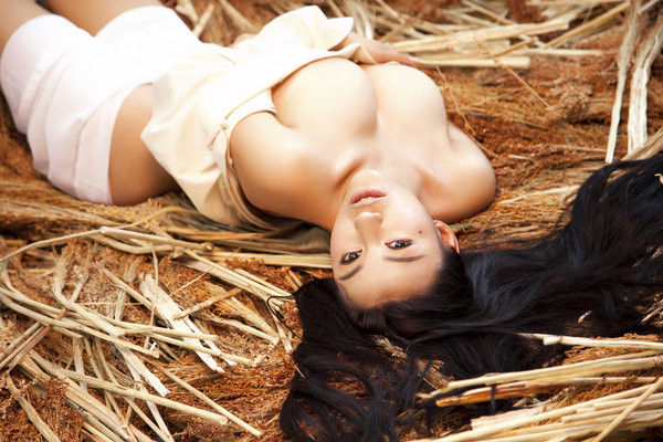 Fotos calientes de mujer china de pechos grandes y trasero sexy