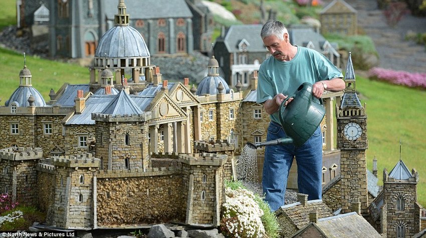 ¡Increíble modelos de los pueblos en miniatura de Lowson Robinson!