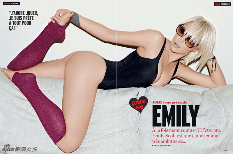 Emily Scott posa desnudamente para FHM 1