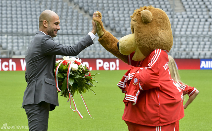 Pep Guardiola ha sido presentado como nuevo técnico del Bayern de Munich 8