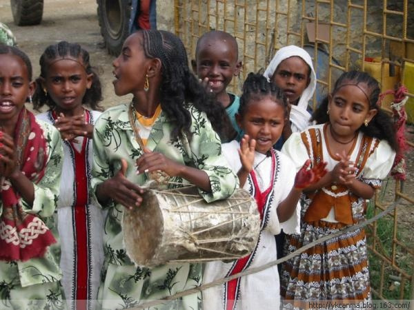 Vestimenta extraña en Africa