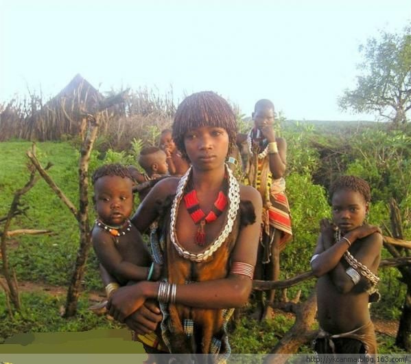 Vestimenta extraña en Africa