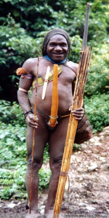 Vestimenta extraña en Africa