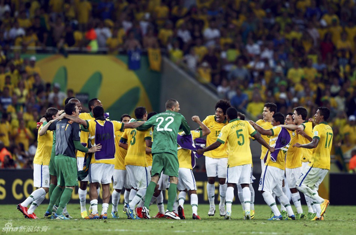 Brasil derrota a España por 3-0 y logra la Copa de las Confederaciones 12