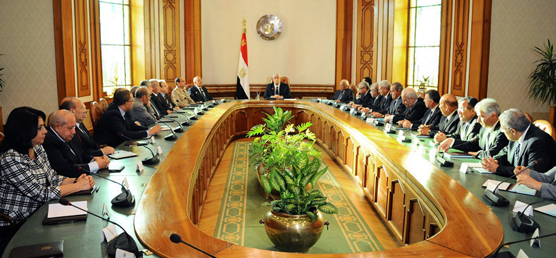 El nuevo gobierno egipcio toma posesión de sus cargos