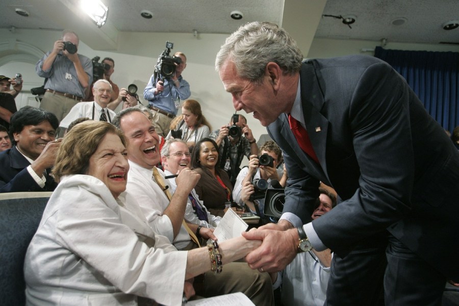 Muere Helen Thomas, decana periodista de la Casa Blanca