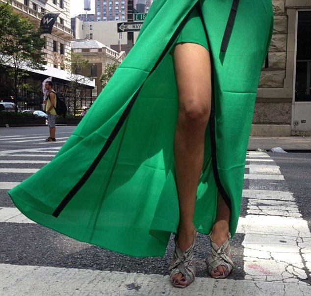 Las piernas hermosas de las mujeres en Nueva York