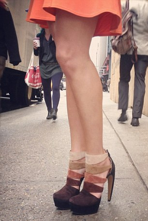 Las piernas hermosas de las mujeres en Nueva York