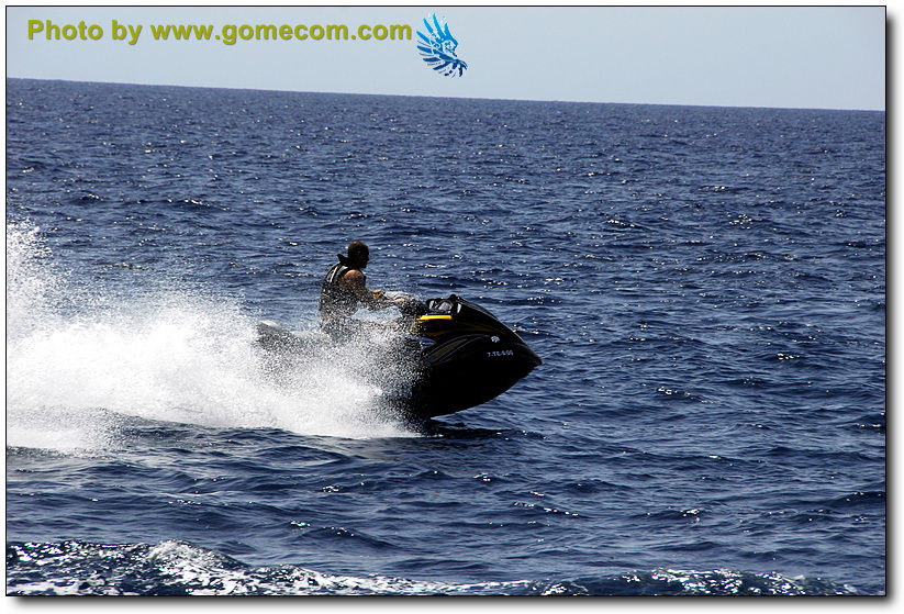 Islas Canarias, playa llena de sol y de la desnudez