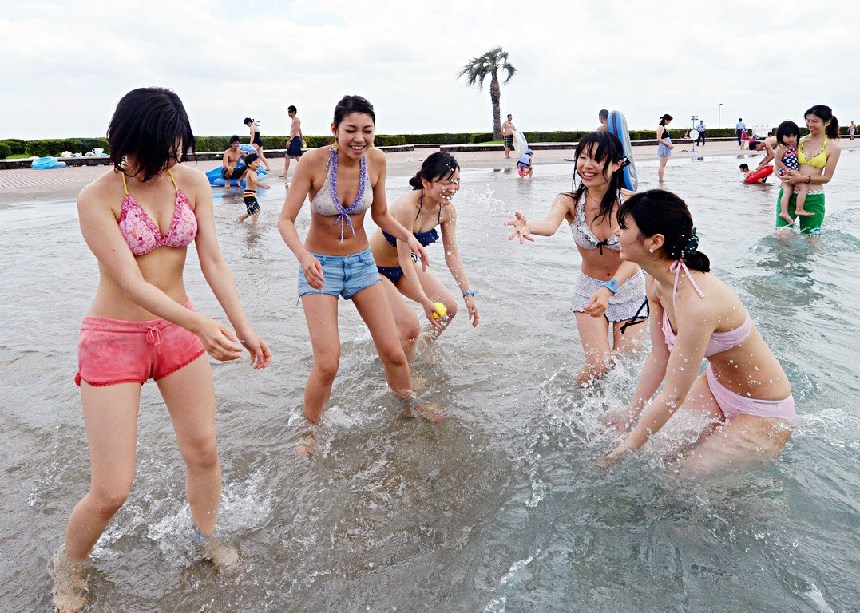 Las piscinas sexys llena de chicas Kanagawa, Japón Las piscinas sexys llena de chicas Kanagawa, Japón