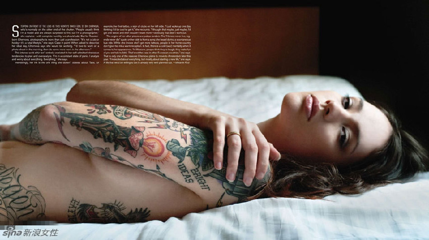 Ira Chernova, sexy fotógrafa rusa con hermosos tatuajes corporales 